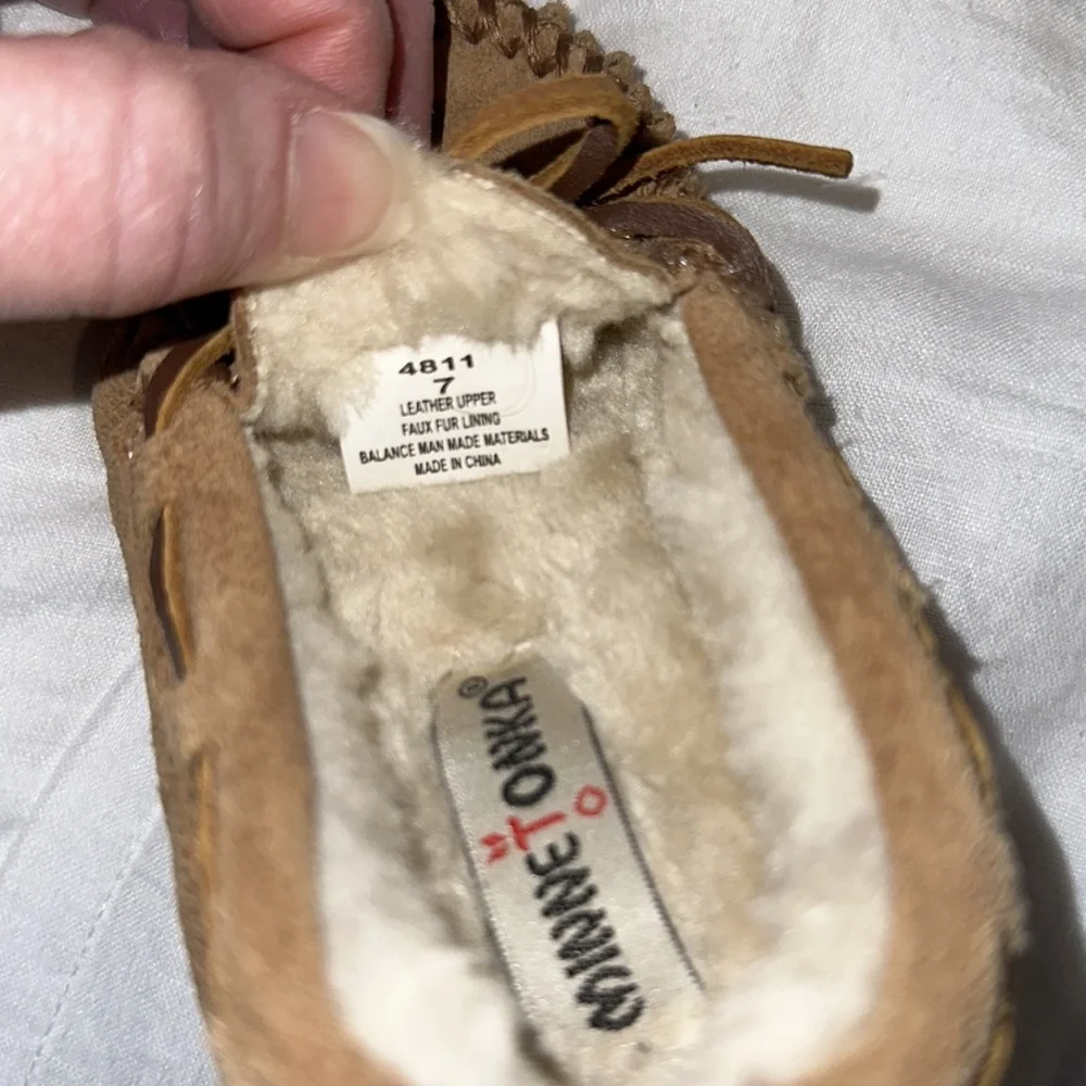 Minnetonka Moccasins Britta Trapper Slipper Little Kid Cinnamon Size 7